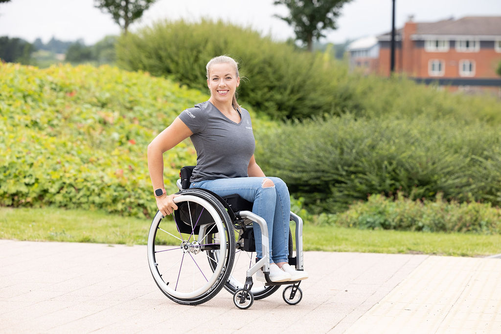 Küschall Markenbotschafterin und Rennrollstulsportlerin Hannah Cockrot 